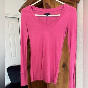 Pink v neck American Eagle top